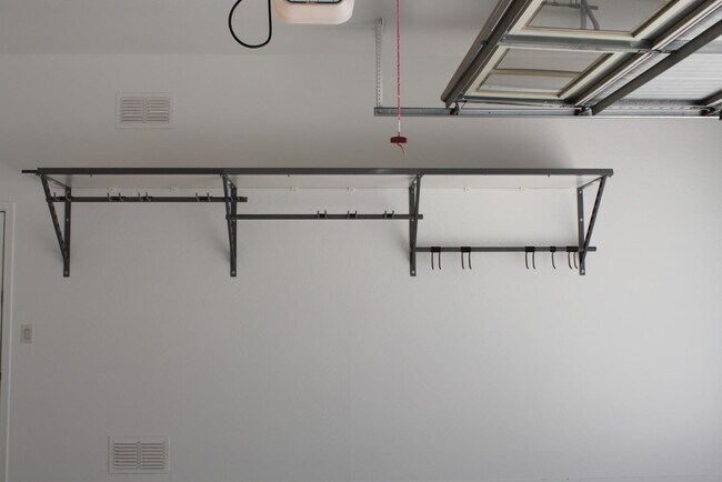 Building Photo - 3458 E Loma Vista St