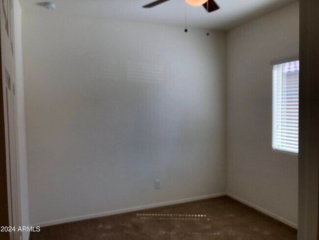 Building Photo - 21354 W Monte Vista Rd