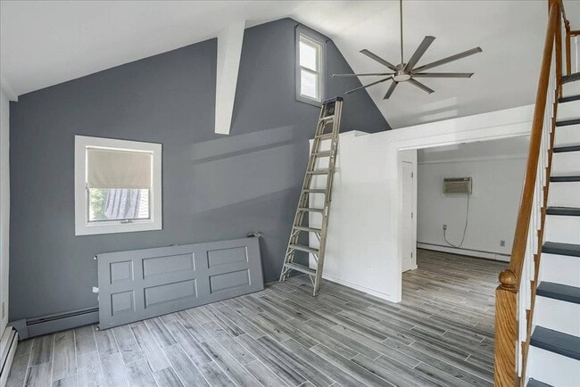 Building Photo - 205 Hudson St