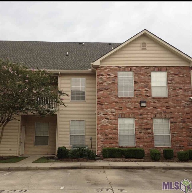 Building Photo - 4441 Burbank Dr