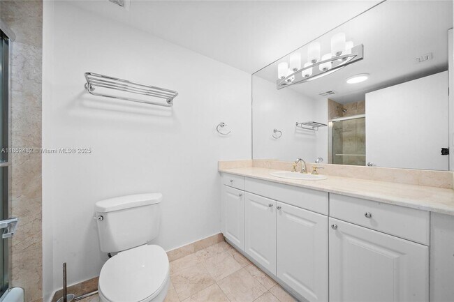 Building Photo - 20201 E Country Club Dr