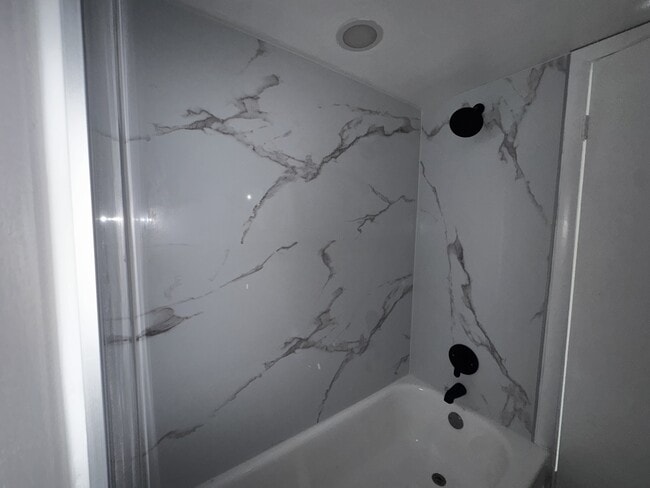 Building Photo - 5780 Rock Island Rd