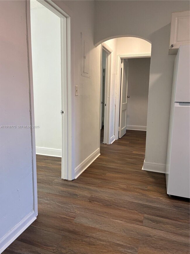 Building Photo - 750 NE 86th St