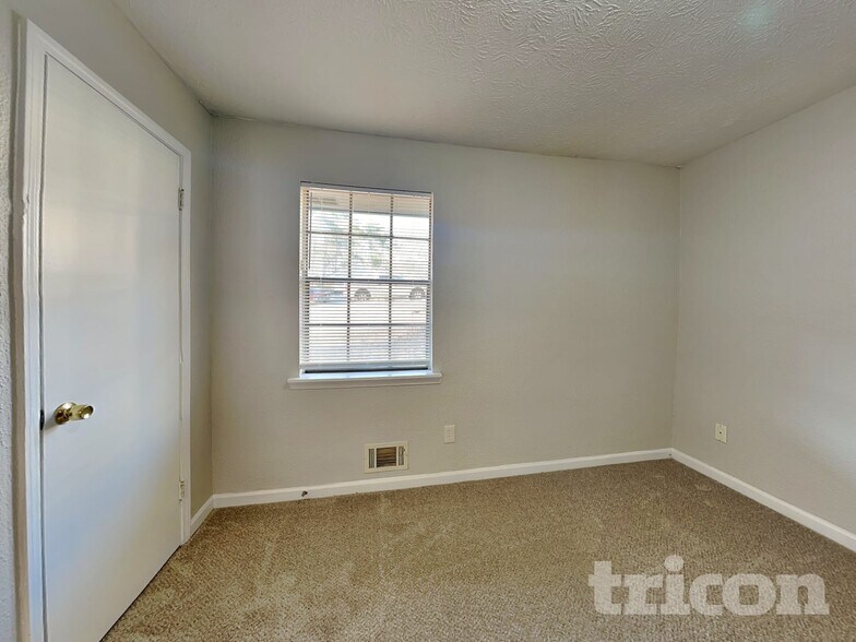 Building Photo - 3888 Tree Bark Ln SW