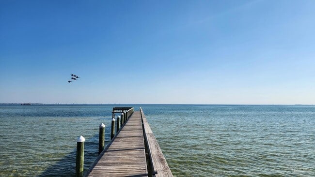 Building Photo - 825 Bayshore Dr