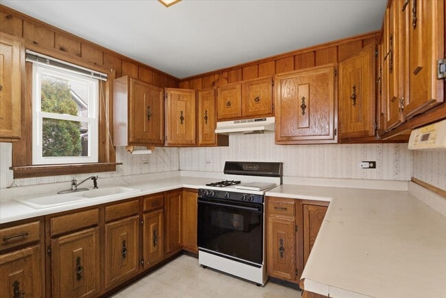 Building Photo - 69 E Grand Ave