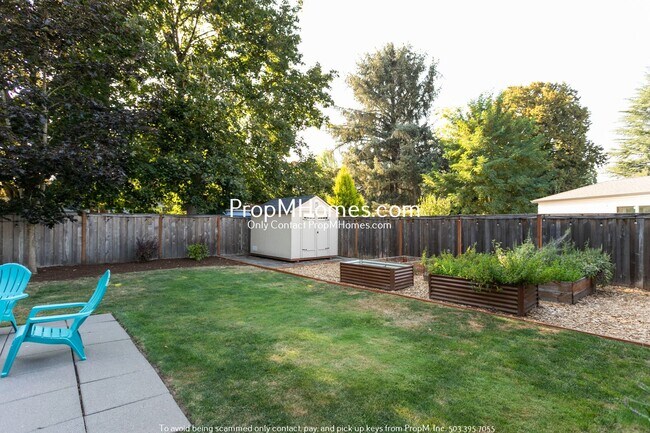 Building Photo - Beautifully Updated 4 Bedroom Home in Hillsboro!
