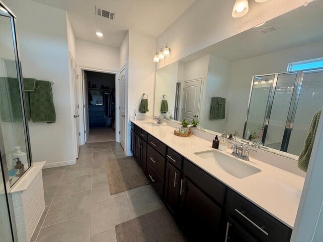 Building Photo - 193 Slenderleaf Dr