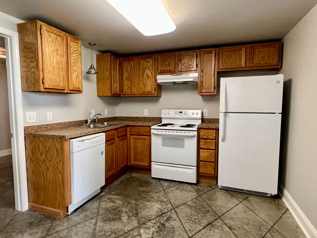 Building Photo - 835 Porter Rd