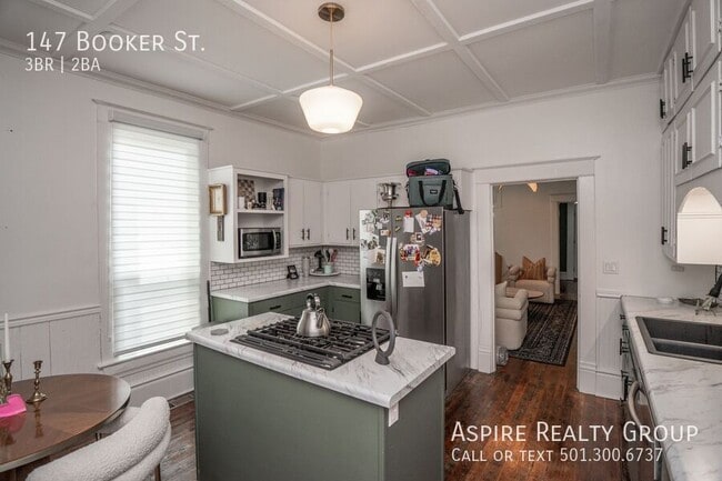 Building Photo - 147 S Booker St