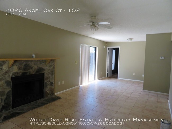 Building Photo - 2/2 Condo in North Oaks with Pool