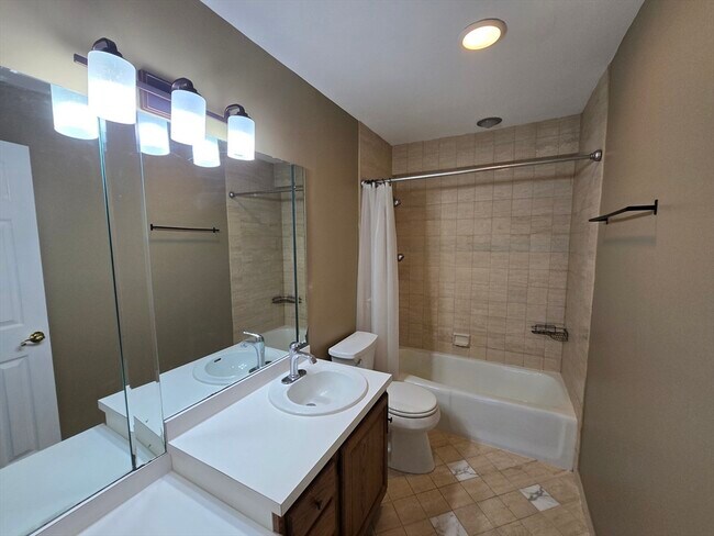 Building Photo - 500 Washington St