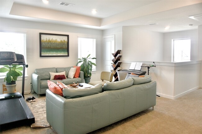 Building Photo - 31106 Aumbrey Ivy Ct