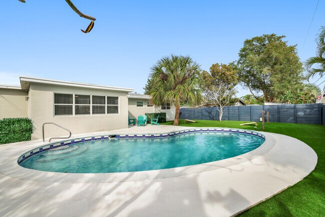 Building Photo - 3160 SW 20th Ct