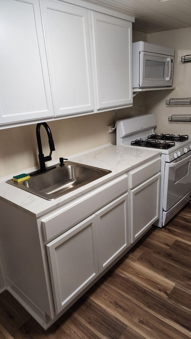 Building Photo - 34 S Adams St