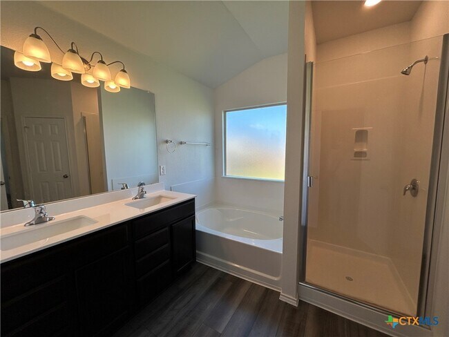 Building Photo - 311 Paddock Ln