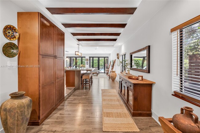 Building Photo - 6870 SW 77th Terrace