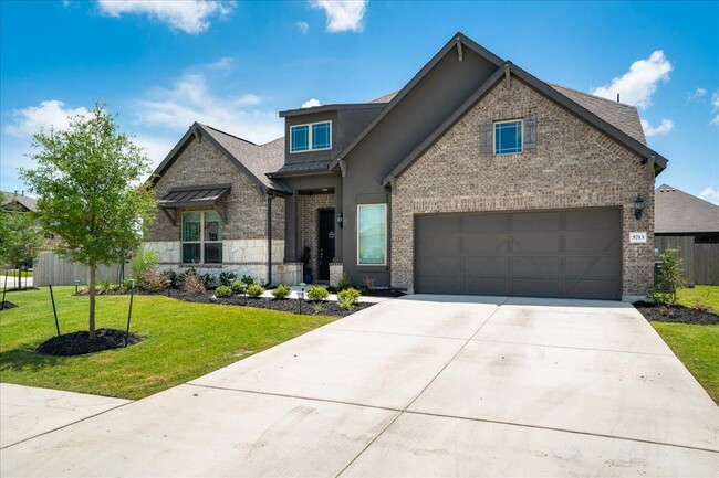 Building Photo - 5713 Fresno Ave