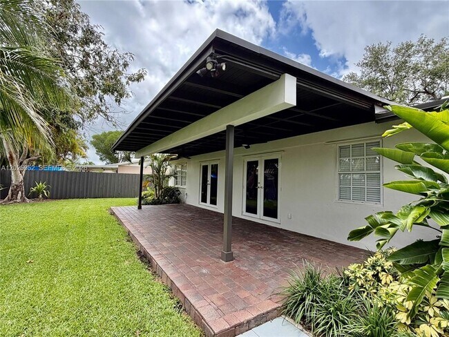 Building Photo - 7711 SW 131st Ave