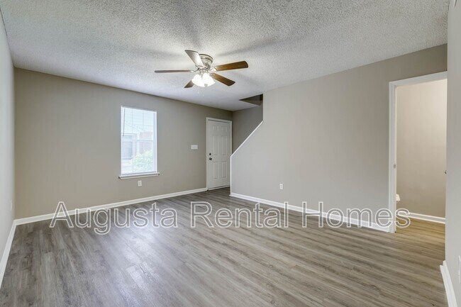 Building Photo - 146 Chalet N Blvd