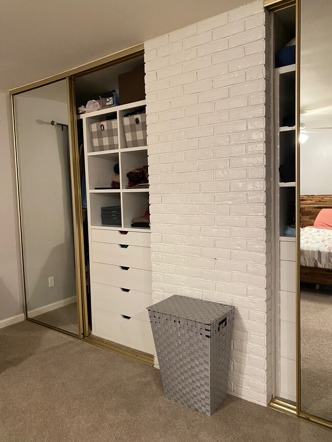 Building Photo - 920 Fuchsia Ln