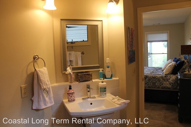 Building Photo - 2 br, 2 bath House - 416 Palm Key Place