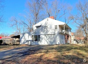 Building Photo - 800-802 E 75th Terrace - Duplex