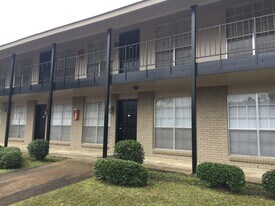 Building Photo - Marion Manor Apartments