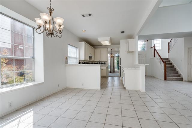 Building Photo - 2213 Ravenhurst Dr