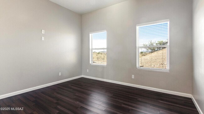 Building Photo - 1251 Avenida Gandara