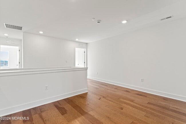 Building Photo - 306 Pilot St