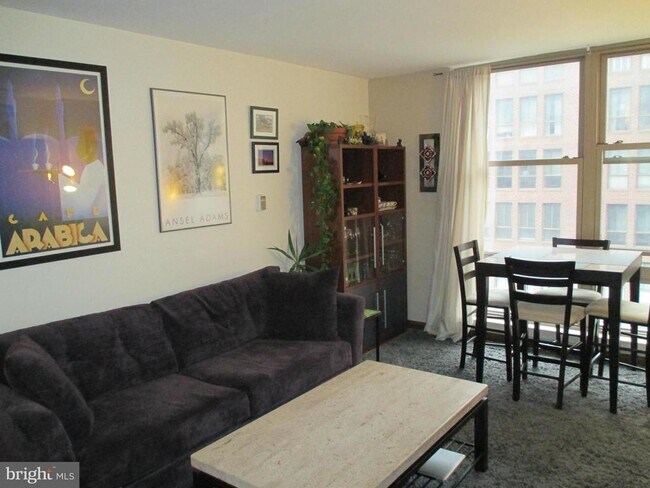 Building Photo - 1260 21st St NW