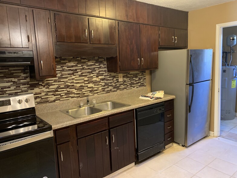 Primary Photo - 120 N Lake Dr