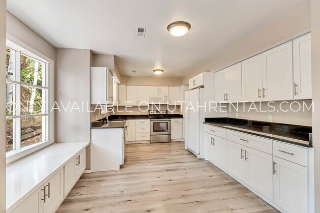 Building Photo - 3676 N 870 E