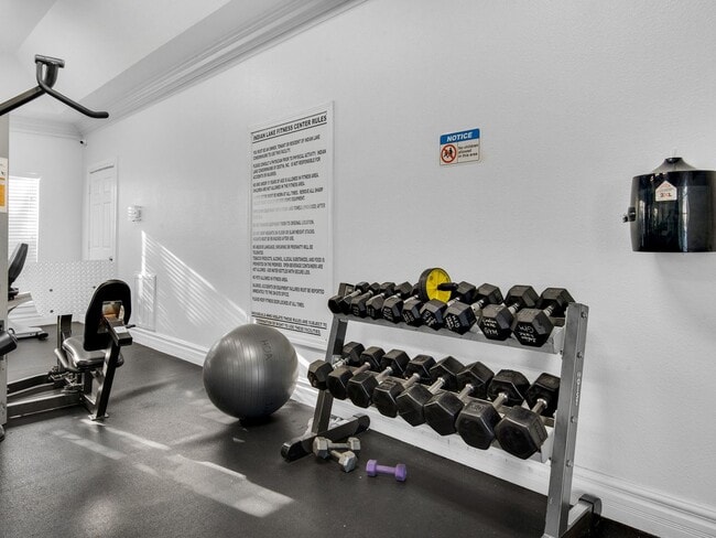 Building Photo - Recently Remodeled 2B/2B Unfurnished Condo in Indian Lake