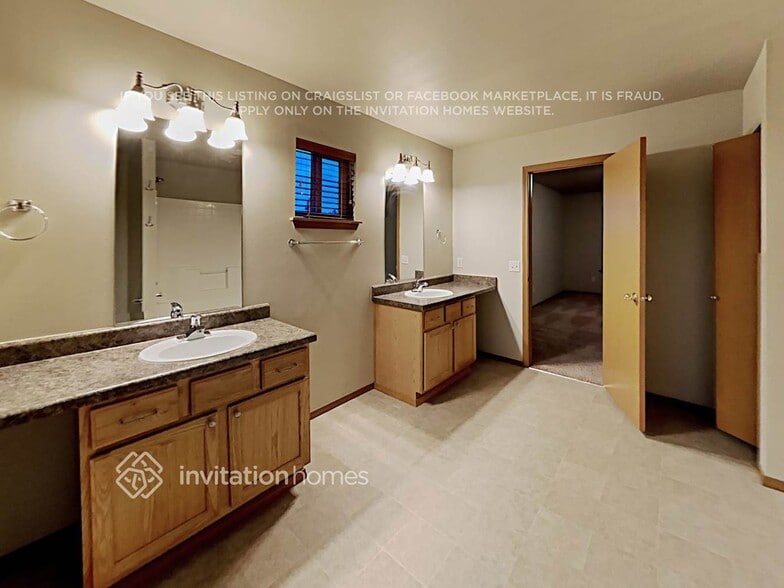 Building Photo - 19503 99th St Ct E