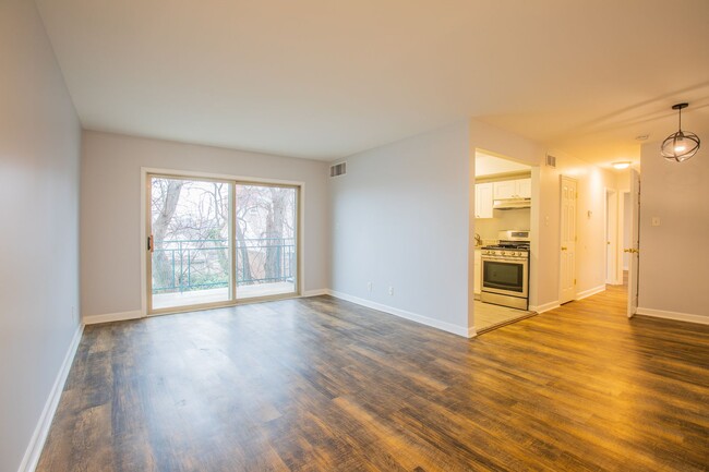 Primary Photo - Lovely 2 BR/1 BA Condo in Barry Farms!