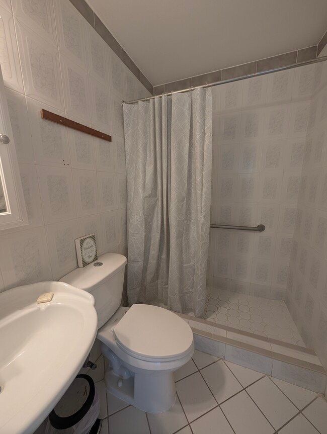 Building Photo - 2711 San Remo Cir