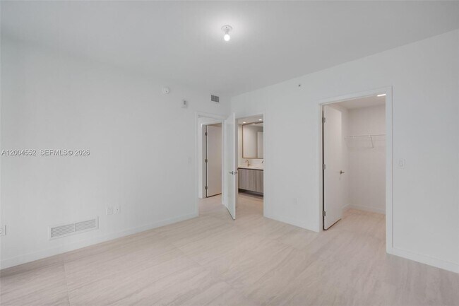 Building Photo - 77 SE 5th St