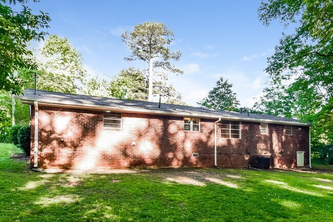 Building Photo - 3938 Windemere Dr