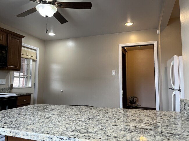 Building Photo - 720 Bellefonte Avenue