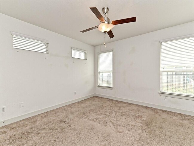 Building Photo - 2205 Capulet St