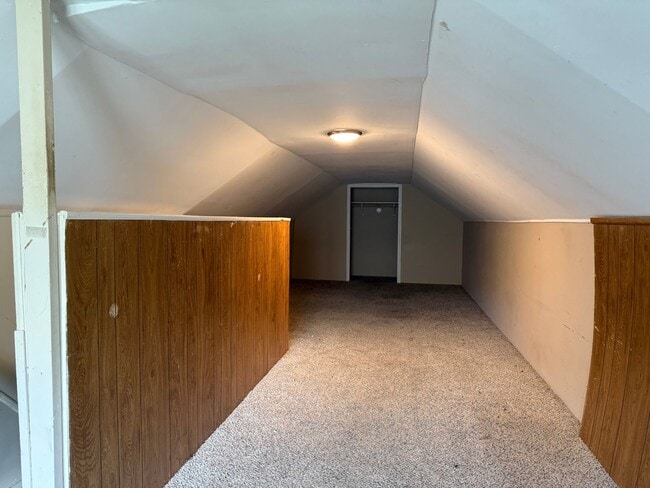 Building Photo - Spacious 3 Bedroom, 2 Bath Home with Garag...
