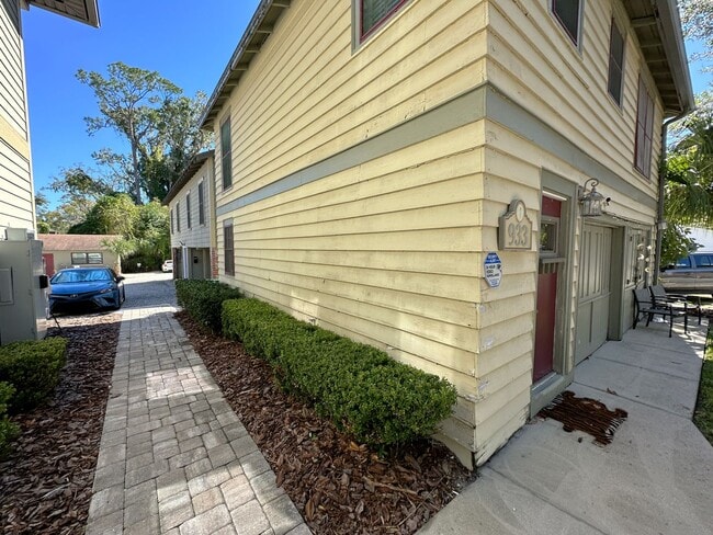 Building Photo - Margaret's Manor - 1 Bedroom, 1 Bathroom S...