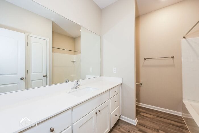 Building Photo - 2028 Hialeah Dr