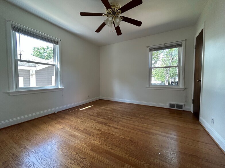 view from other side of second bedroo - 117 Morningside Dr