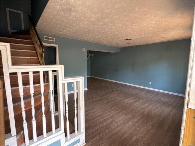 Building Photo - 813 Azalea St