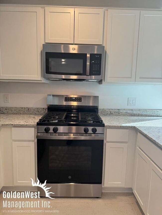 Building Photo - Beautiful 3Bdm 2Ba Home in the Community of Vail