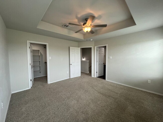 Building Photo - 2-Story Luxury duplex in Seguin