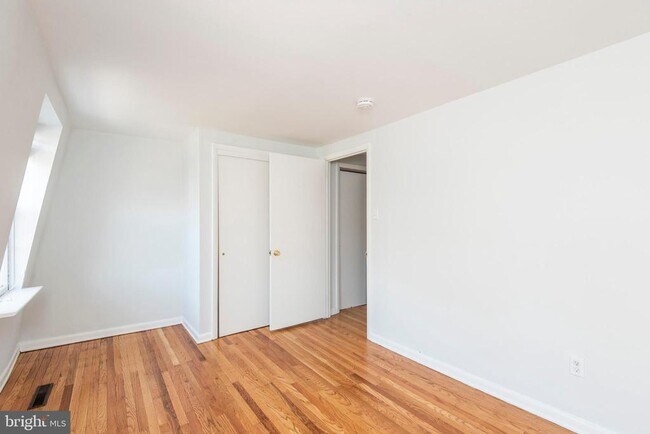 Building Photo - 3936 Delancey St